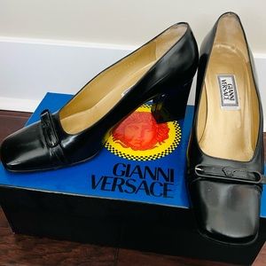 Gianni Versace Authentic Black
Leather Shoes